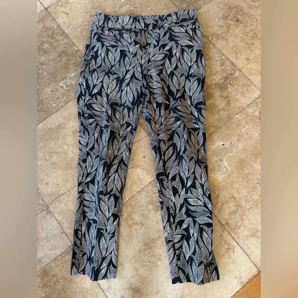 CHICOS ladies, black elastic waist pants, US size 6, excellent condition - Picture 3 of 12